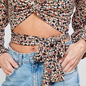 Long Sleeve Ditsy Floral Crop Top